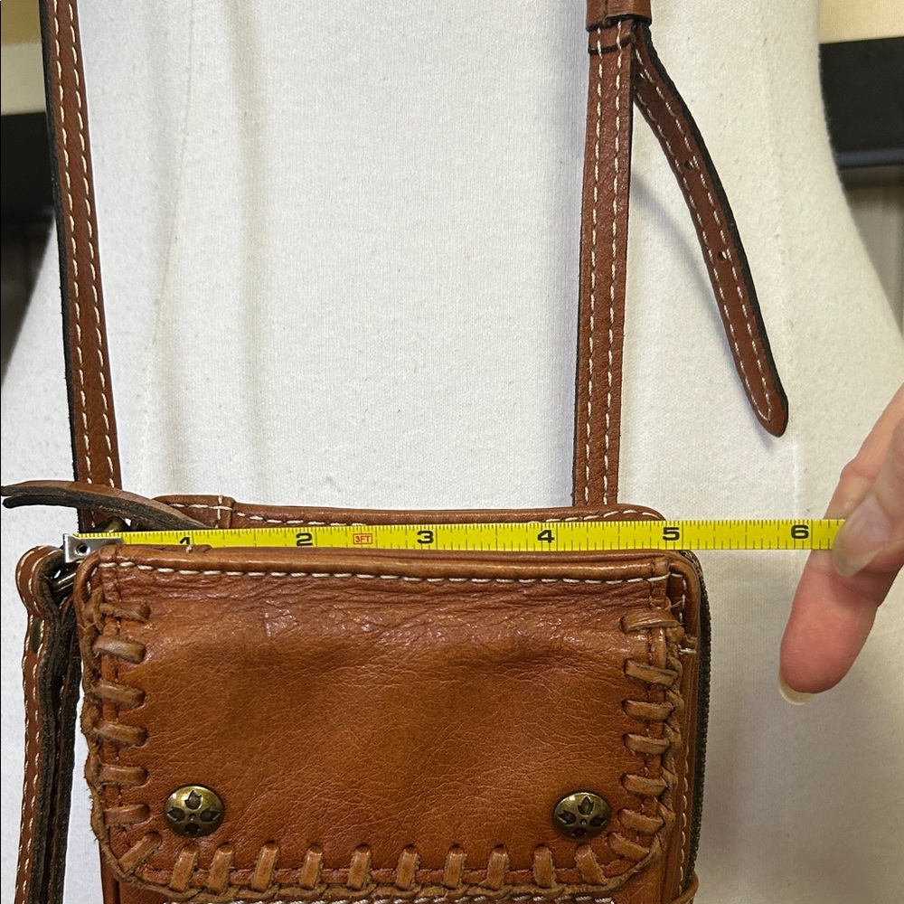 Patricia Nash Cognac Brown Handstitched Leather Crossbody Phone/wallet bag - Picture 10 of 13